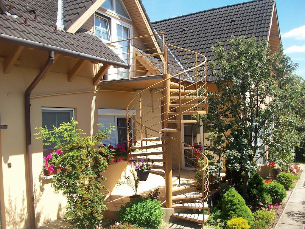 Apartman Soos -- Only For Relaxation, Not For Party! Siofok Exterior photo