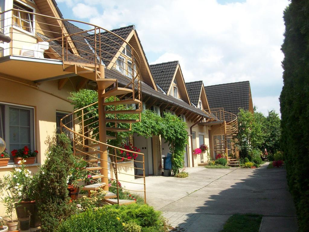 Apartman Soos -- Only For Relaxation, Not For Party! Siofok Exterior photo